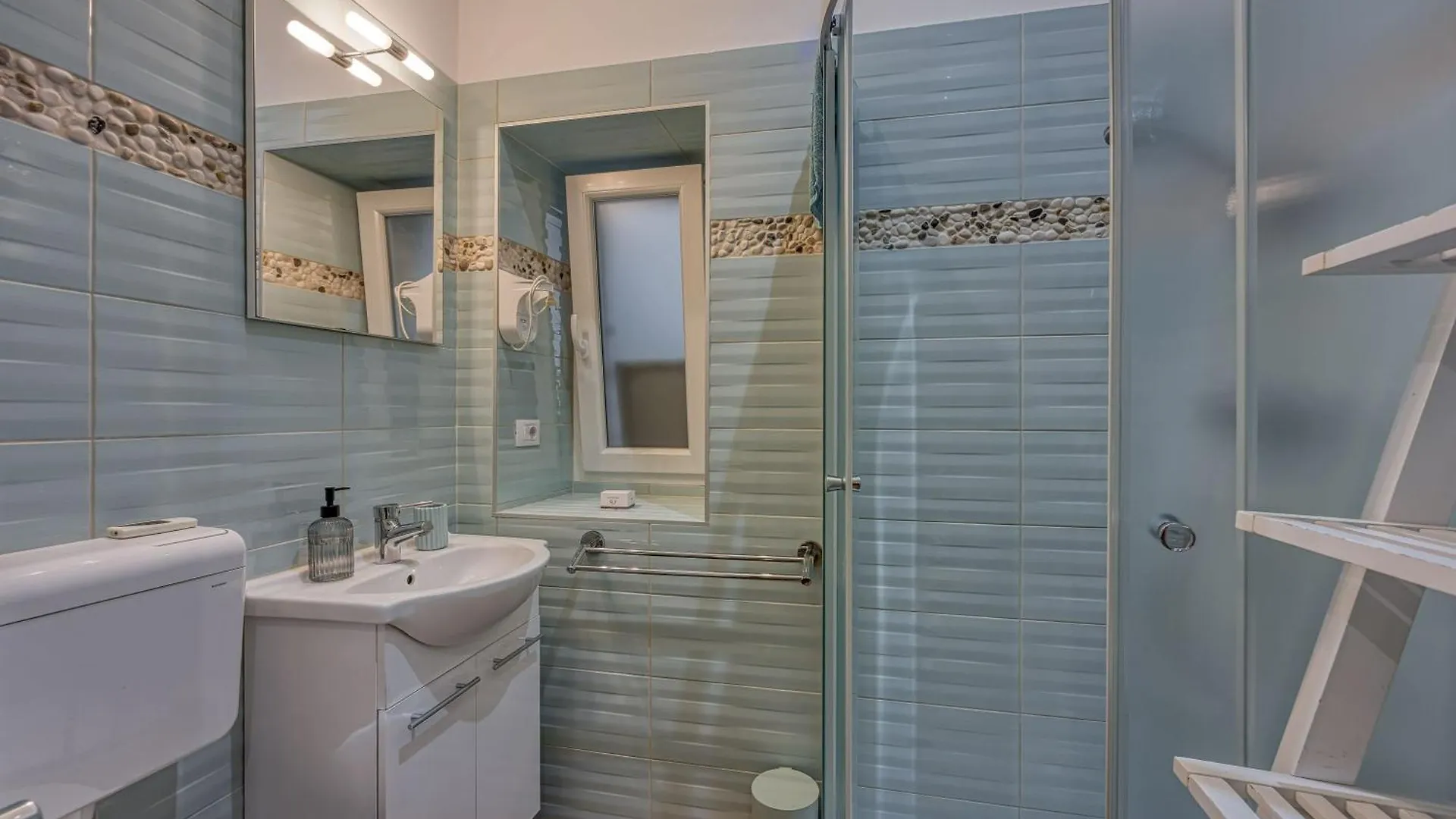 Pet Friendly Apartment - Happy Rentals Pula
