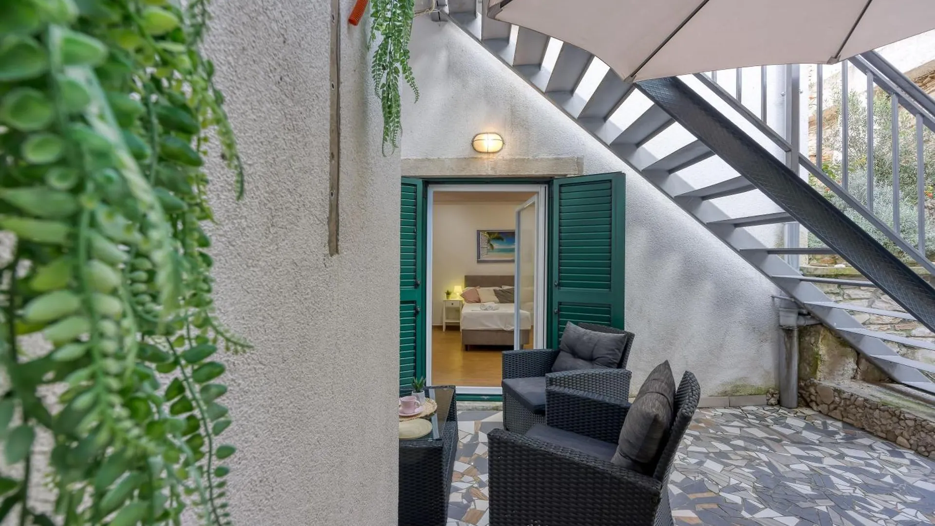 Pet Friendly Apartment - Happy Rentals Pula