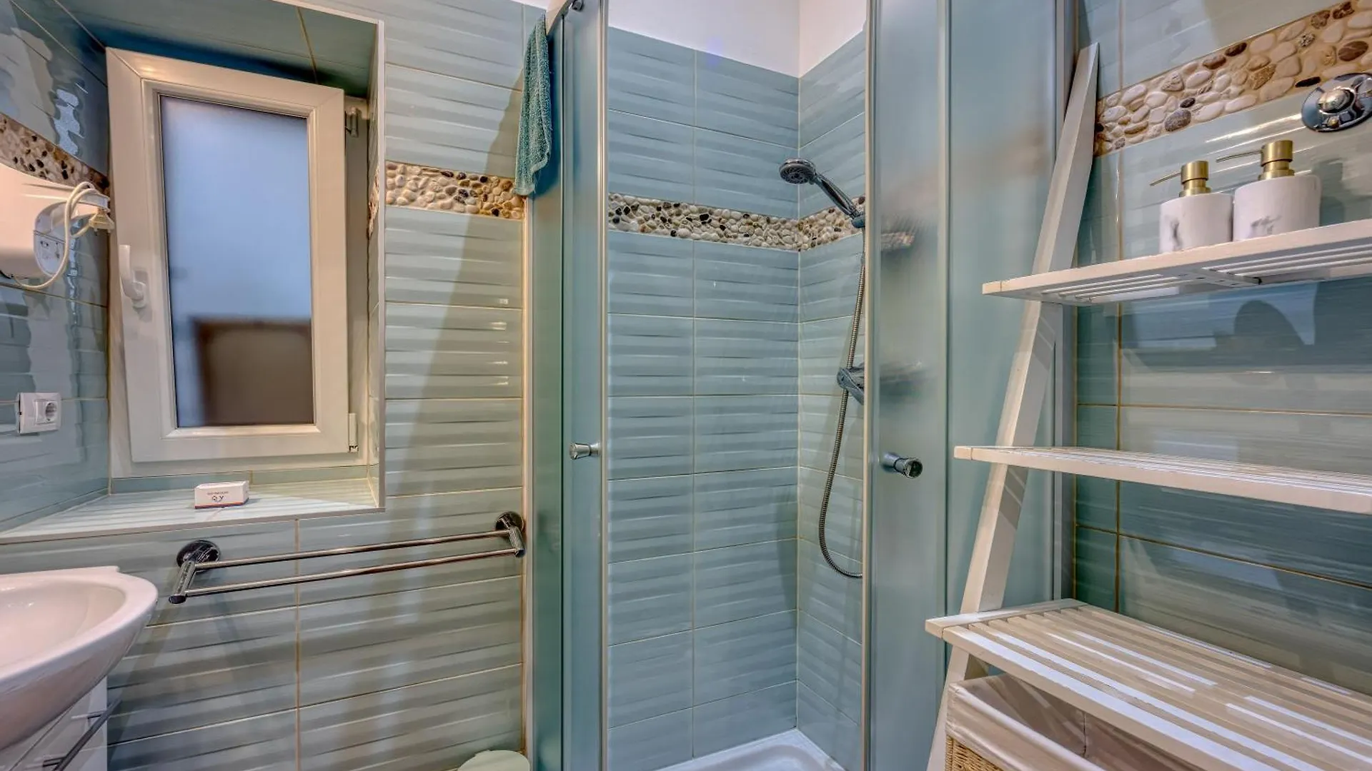 Pet Friendly Apartment - Happy Rentals Pula Croatia