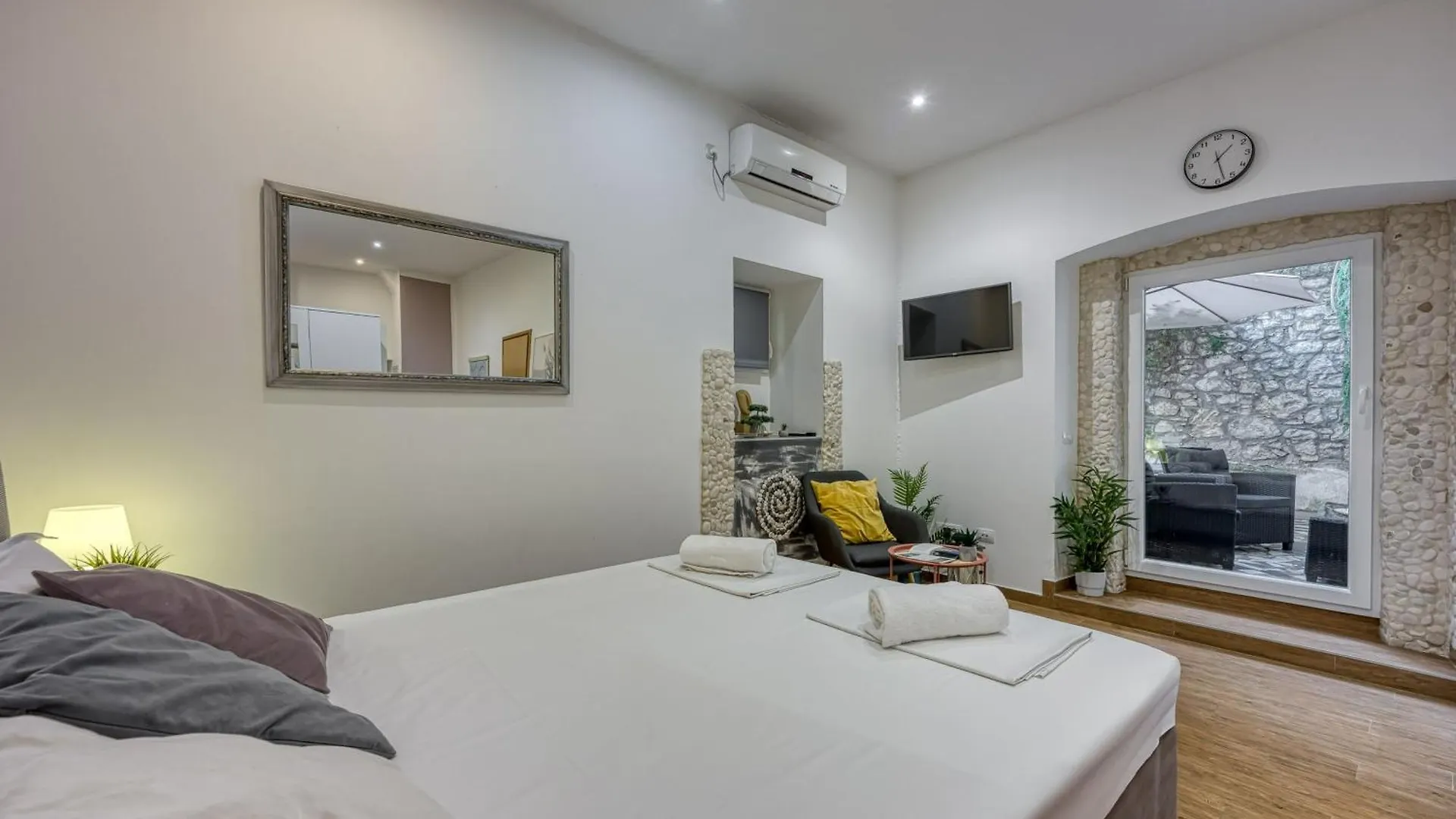 Pet Friendly Apartment - Happy Rentals Pula 0*,  Croatia